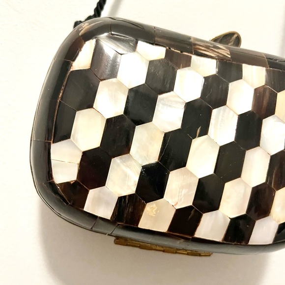 🍭3/$15 vintage 1980s elegant black & white checkered cross body bag open clasp - Picture 4 of 12